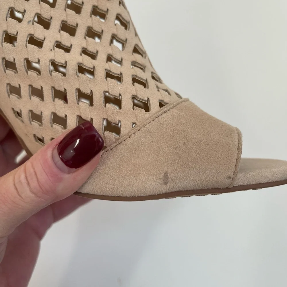 Vince Camuto 4h accent